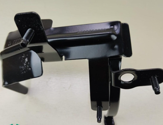 پایه نگهدارنده منبع انبساط آب رادیاتور(پژو207 ، پژو 206)